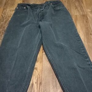 Women's Black Levis 550 M